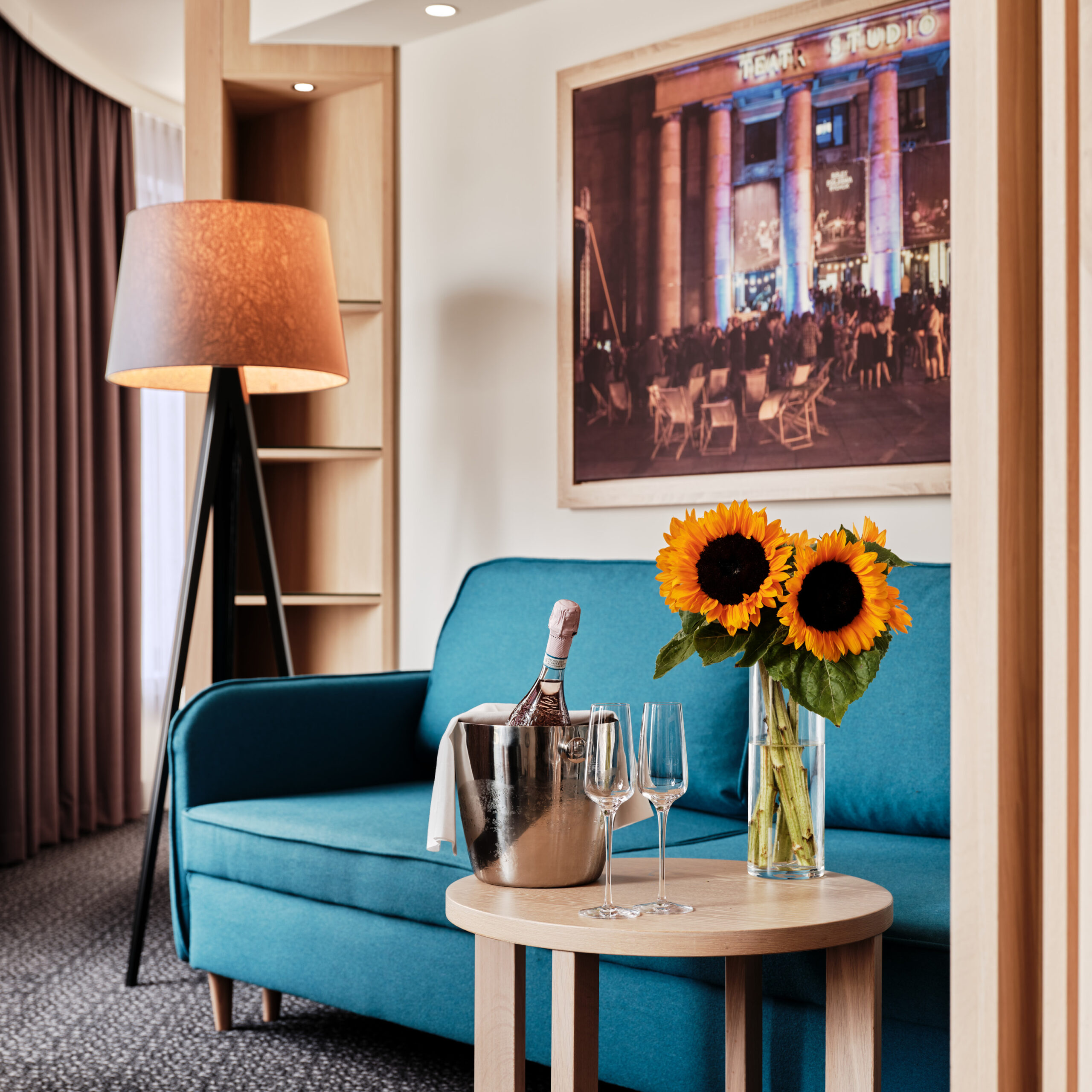 Apartament z łóżkiem typu King-Size i rozkładaną sofą_01